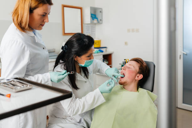 Best Emergency Tooth Extraction in Buna, TX